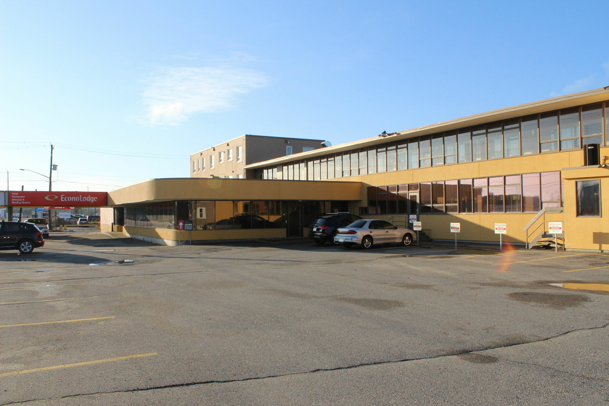 Econo Lodge Sudbury Exterior photo