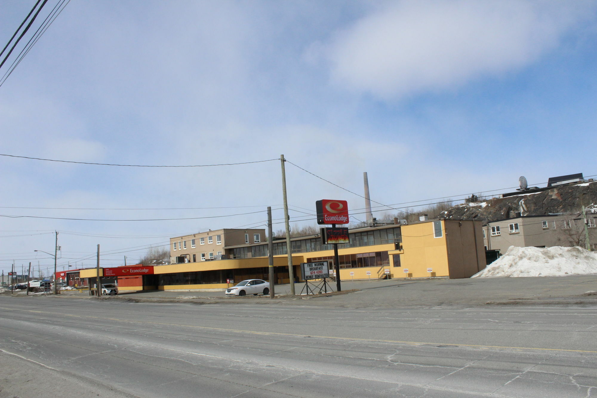 Econo Lodge Sudbury Exterior photo